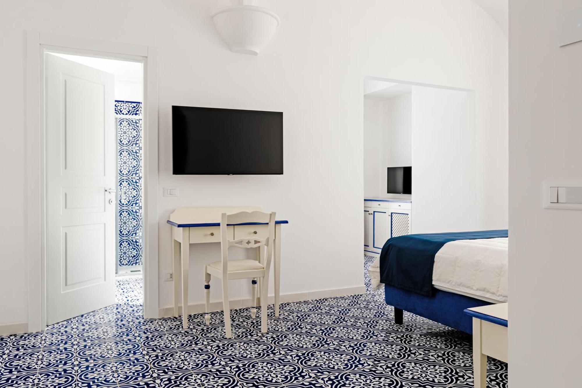 איסקיה Hotel Da Raffaele מראה חיצוני תמונה