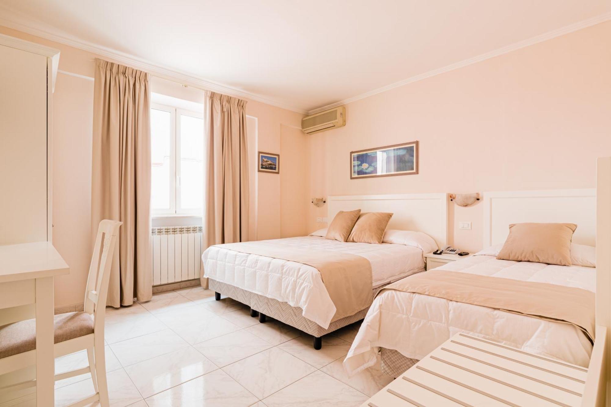איסקיה Hotel Da Raffaele מראה חיצוני תמונה