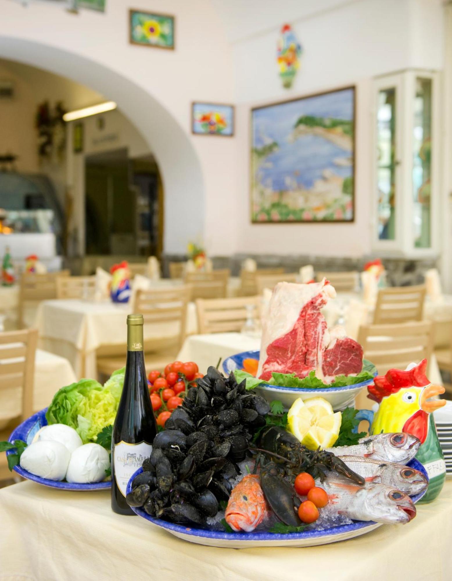 איסקיה Hotel Da Raffaele מראה חיצוני תמונה