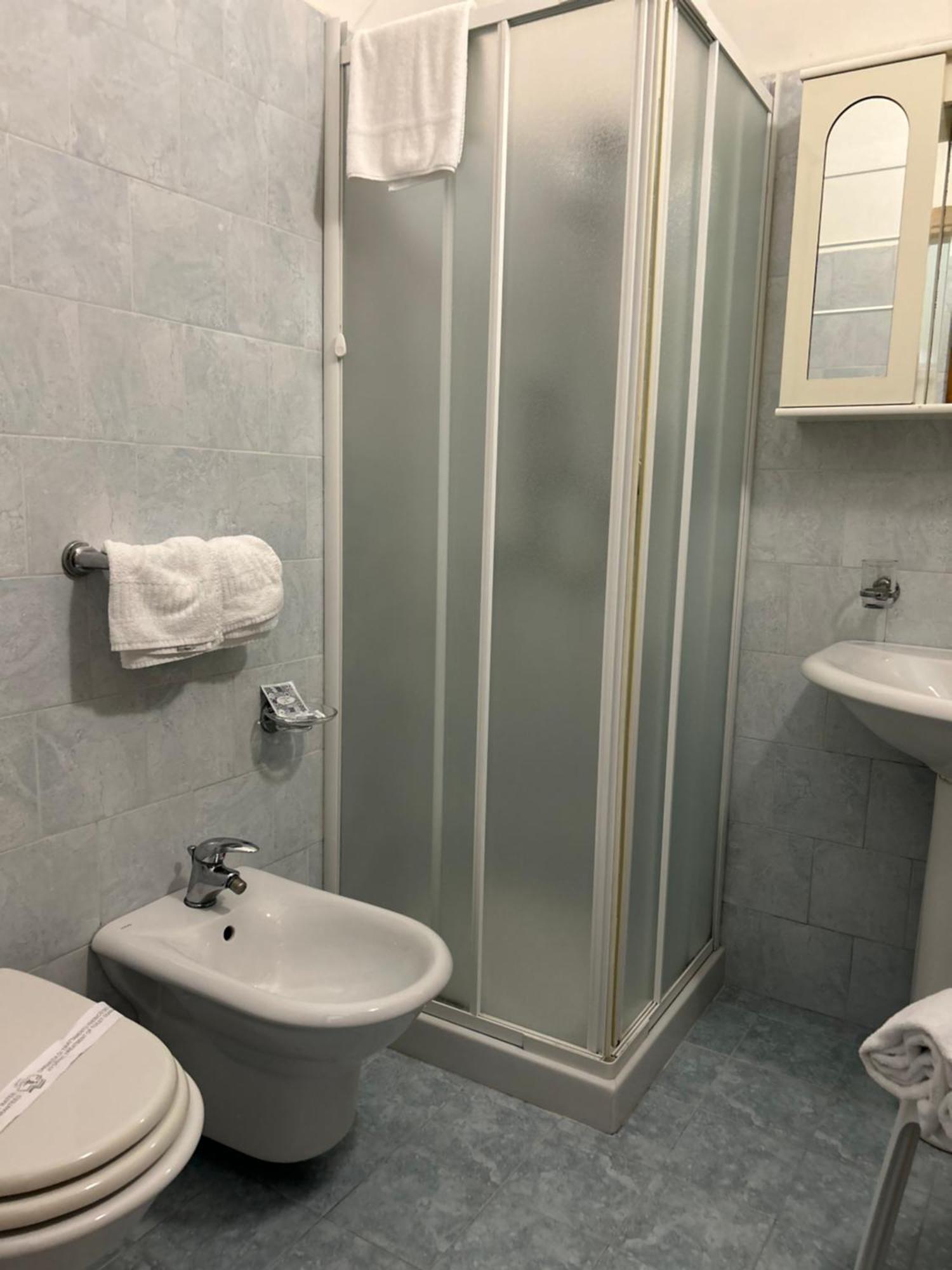 איסקיה Hotel Da Raffaele חדר תמונה